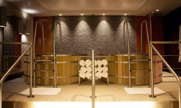 Luxury relax at Rena Spa, London for 2 people