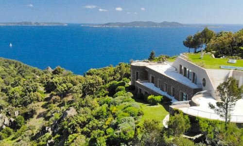 Luxury holiday for 16 guests at breathtaking French Riviera villa